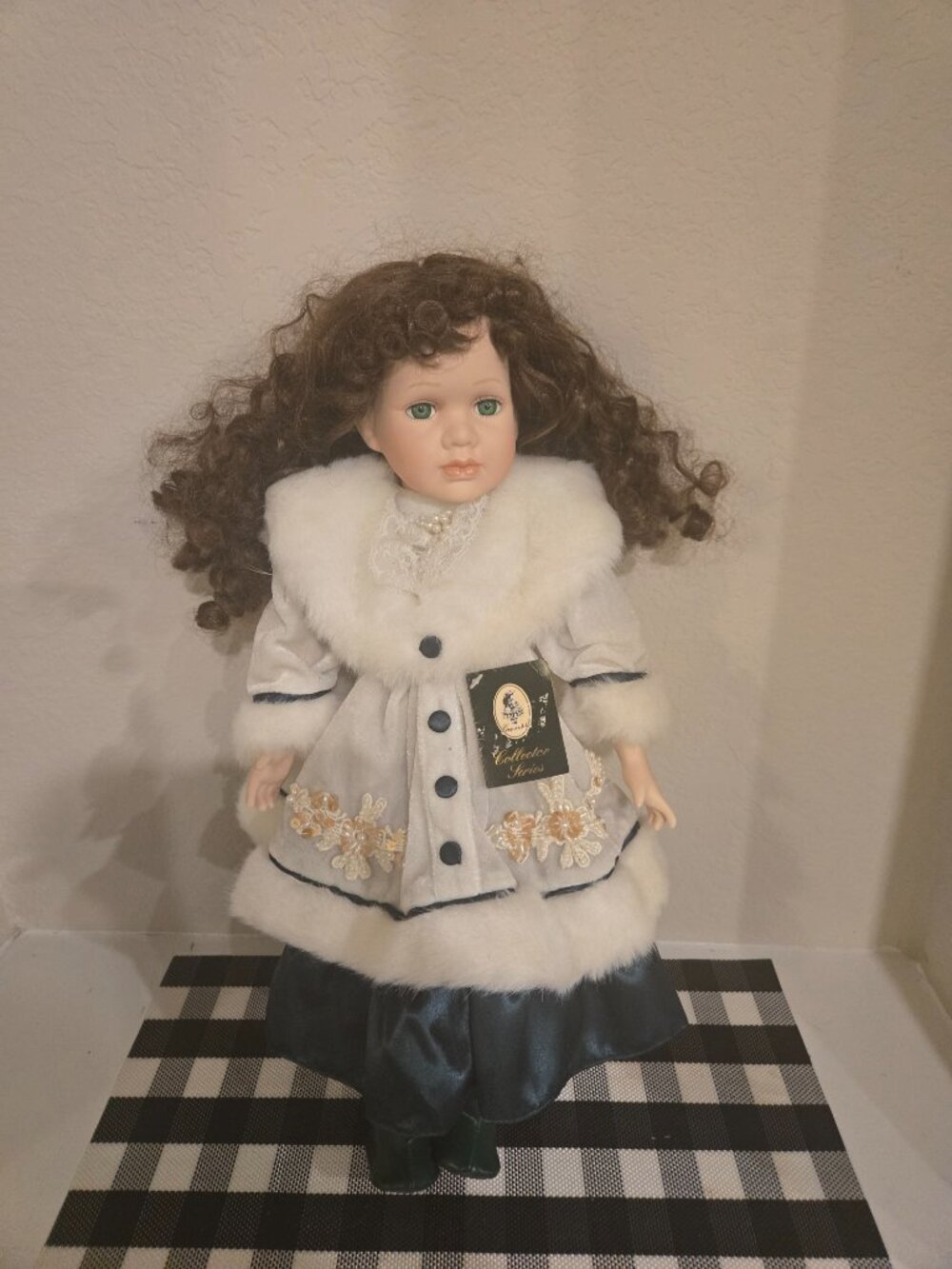 GEPPEDDO Collections Series Porcelain doll - Picture 10 of 13